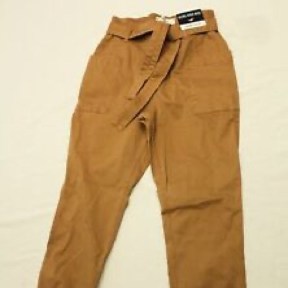 Hollister high rise belted khaki joggers